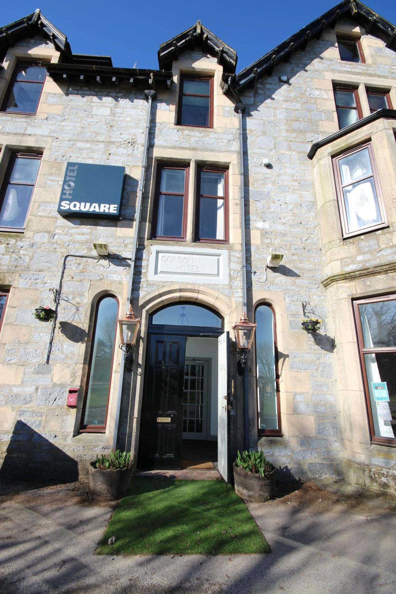 Hotel Square Tomintoul Eksteriør bilde