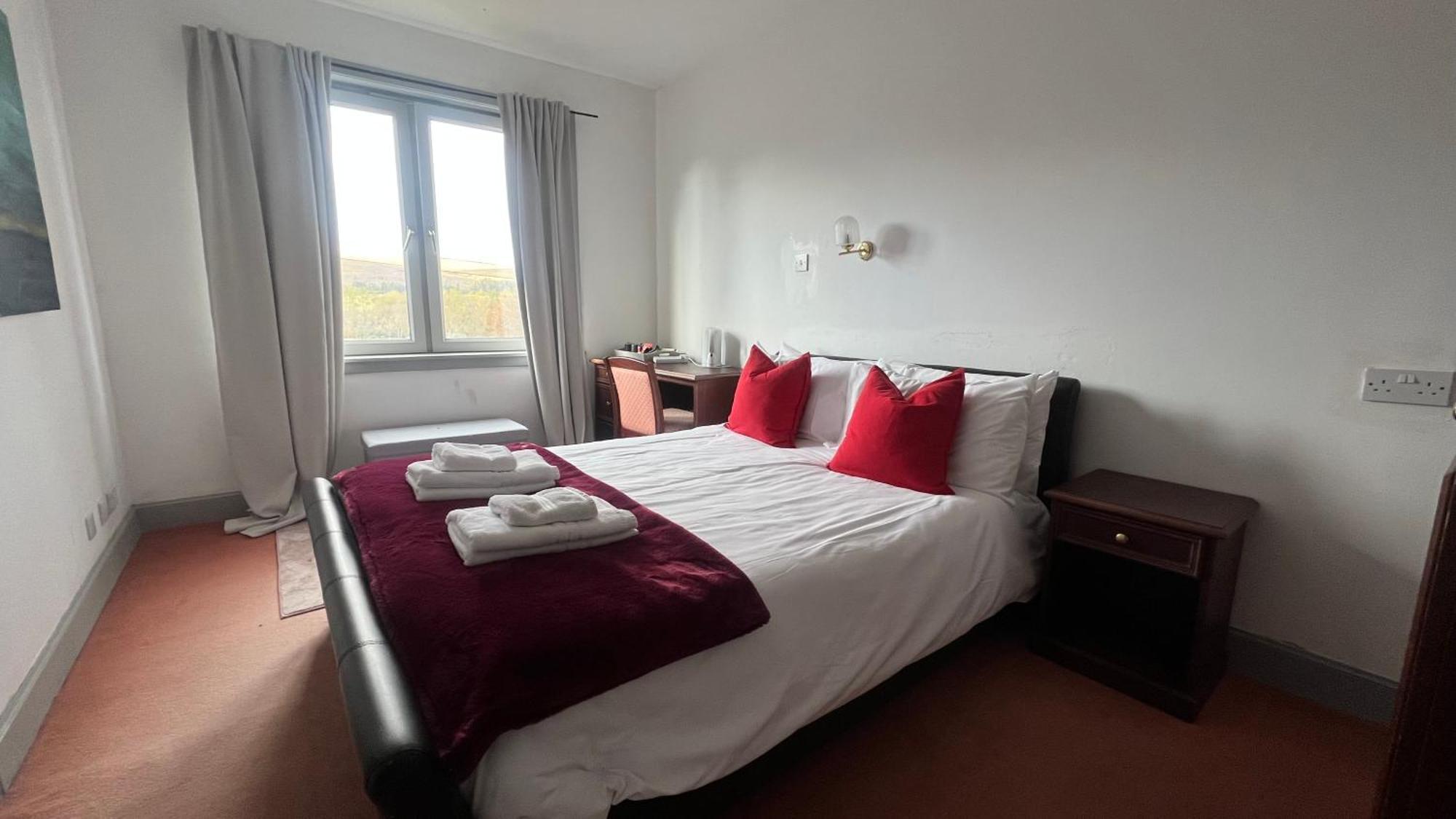Hotel Square Tomintoul Eksteriør bilde